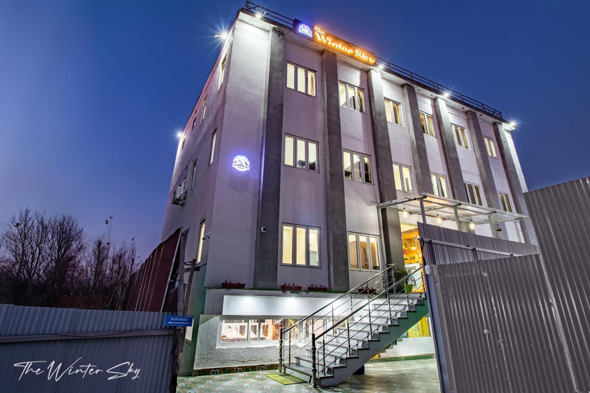 Hotel The Winter Sky Srinagar  Exterior photo